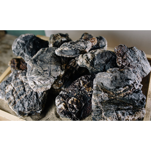 Камень черный кварц