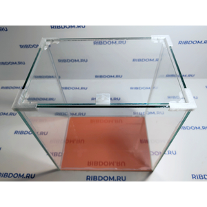 Данная модель аквариумов склеена клеем европейского производителя, срок годности не ограничен. Имеет стеклянную крышку. Подойдет для содержания гуппи эндлера, креветок, пецилий, данио, крабиков, раков, лягушек и др. Наличие покровного стекла гарантирует безопасность для таких рыбок как петушок, креветок и других видов которые склонны к выпрыгиванию из аквариума, плюс сохраняется тепло внутри куба по сравнению с открытыми аквариумами.