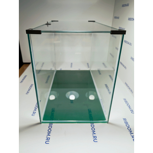 ​Данная модель аквариумов склеена клеем европейского производителя, срок годности не ограничен. Имеет стеклянную крышку.