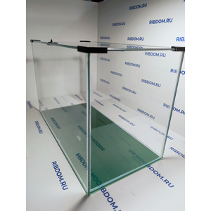 ​Данная модель аквариумов склеена клеем европейского производителя, срок годности не ограничен. Имеет стеклянную крышку.