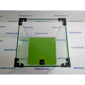 Данная модель аквариумов склеена клеем европейского производителя, срок годности не ограничен. Имеет стеклянную крышку. Подойдет для содержания гуппи эндлера, креветок, пецилий, данио, крабиков, раков, лягушек и др. Наличие покровного стекла гарантирует безопасность для таких рыбок как петушок, креветок и других видов которые склонны к выпрыгиванию из аквариума, плюс сохраняется тепло внутри куба по сравнению с открытыми аквариумами.