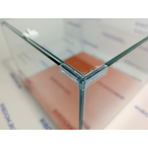 Данная модель террариумов склеена клеем европейского производителя, срок годности не ограничен. Имеет стеклянную крышку. Подойдет для содержания крабиков, раков, лягушек и др. Наличие покровного стекла гарантирует безопасность для таких рыбок как петушок, креветок и других видов которые склонны к выпрыгиванию из аквариума, плюс сохраняется тепло внутри куба по сравнению с открытыми аквариумами.